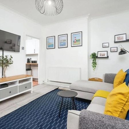 City Centre 2 Bedroom Apt - Free Parking - Wifi - Smart Tv Plymouth Exterior foto